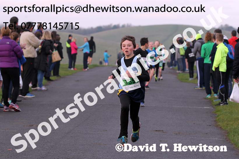 Under-11s Heaton Harriers Memorial Road Race. Photo: David T. Hewitson/Sports for All Pics